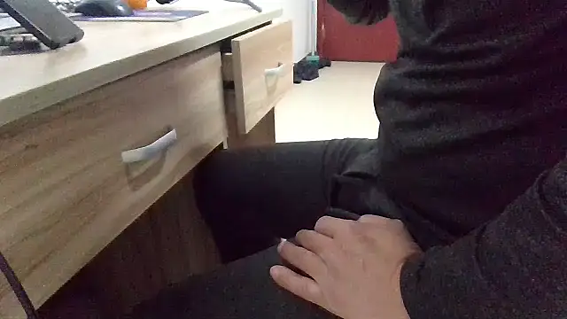 huzi518 online show from January 16, 4:00 pm