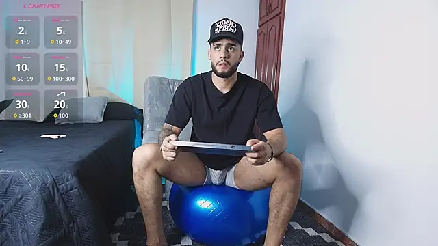 Snapshot of Colt_Perci chatting on November 19, 11:27 pm Colt Perci online show from November 19, 11:27 pm