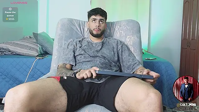 Snapshot of Colt_Perci chatting on November 25, 2:12 am Colt Perci online show from November 25, 2:12 am