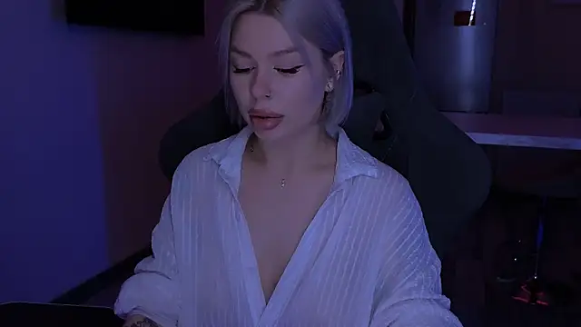 Snapshot of Sasha_Mason chatting on November 1, 2:18 am Sasha Mason online show from November 1, 2:18 am