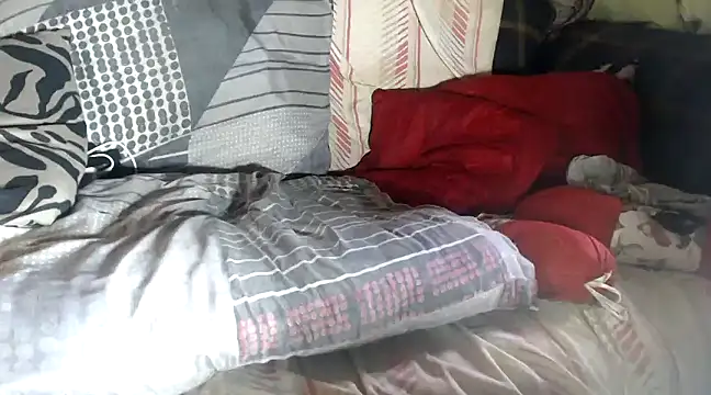 Snapshot of hotyoung24 chatting on February 27, 11:17 am hotyoung24 online show from February 27, 11:17 am