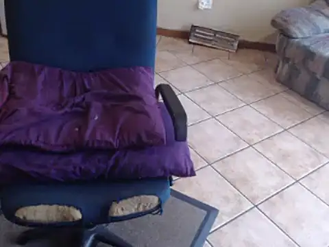 Snapshot of hotyoung24 chatting on December 20, 3:58 am hotyoung24 online show from December 20, 3:58 am