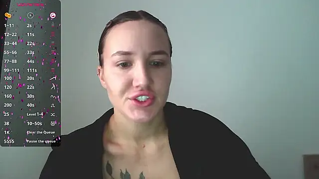 Snapshot of Stasia_Queen chatting on December 3, 9:17 am Stasia Queen online show from December 3, 9:17 am