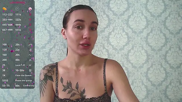 Snapshot of Stasia_Queen chatting on February 18, 8:16 am Stasia Queen online show from February 18, 8:16 am
