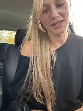 Snapshot of godspot_ chatting on November 12, 1:04 pm godspot online show from November 12, 1:04 pm