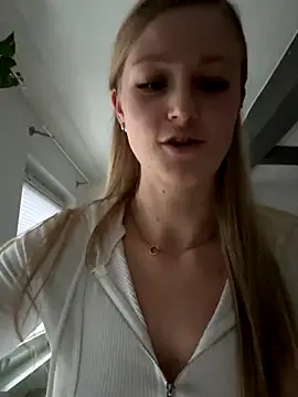 Snapshot of godspot_ chatting on November 1, 3:39 pm godspot online show from November 1, 3:39 pm