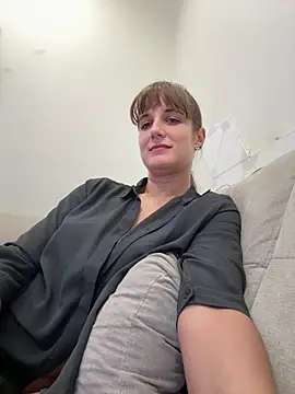 jennifer11772 online show from March 28, 8:10 pm