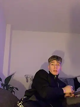 Snapshot of MiguelRausch chatting on February 26, 5:53 pm MiguelRausch online show from February 26, 5:53 pm