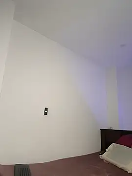 Kiitygirl online show from April 10, 6:20 am