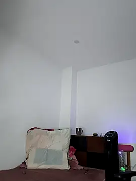 Kiitygirl online show from April 11, 4:31 am