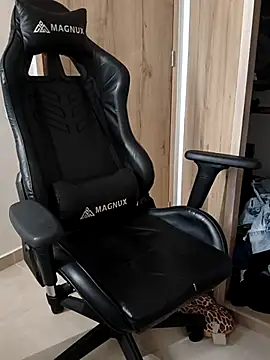 Kiitygirl online show from October 31, 8:16 pm