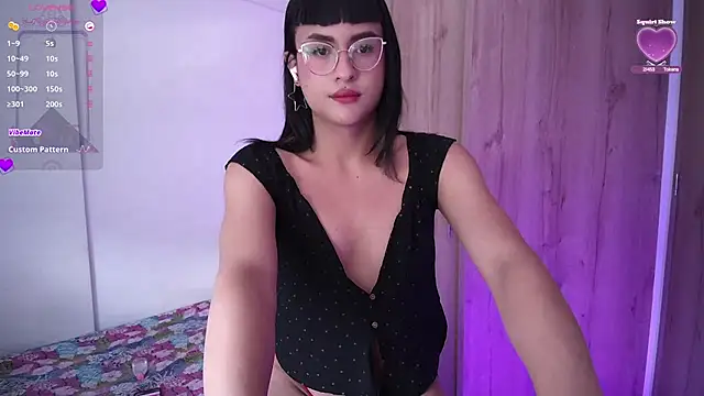Snapshot of Kiitygirl chatting on February 10, 6:35 pm Kiitygirl online show from February 10, 6:35 pm