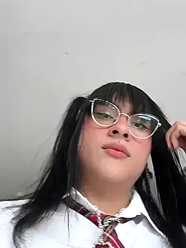 Kiitygirl online show from October 25, 9:15 pm