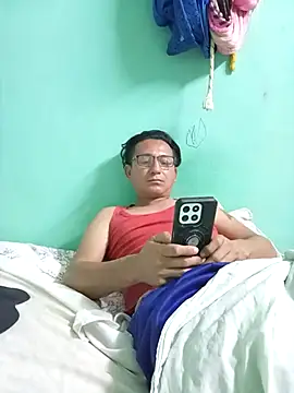Snapshot of Andresguz35 chatting on March 9, 4:05 am Andresguz35 online show from March 9, 4:05 am