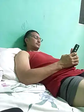 Snapshot of Andresguz35 chatting on March 24, 3:39 am Andresguz35 online show from March 24, 3:39 am