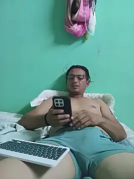 Andresguz35 online show from December 5, 6:01 am