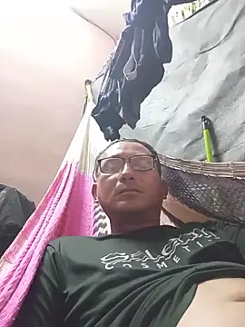 Snapshot of Andresguz35 chatting on October 16, 6:21 am Andresguz35 online show from October 16, 6:21 am