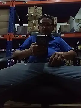 Andresguz35 online show from October 30, 10:28 pm