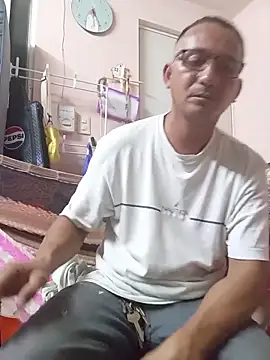 Andresguz35 online show from November 3, 3:56 am