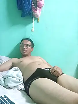 Snapshot of Andresguz35 chatting on March 4, 4:42 am Andresguz35 online show from March 4, 4:42 am