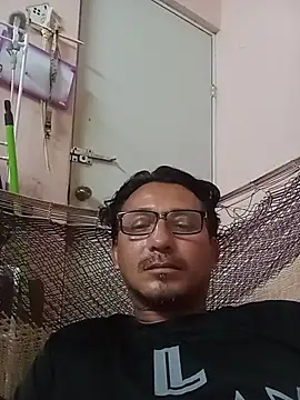 Andresguz35 online show from October 30, 3:38 am