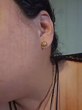 zandra milf  online show from April 11, 11:03 am