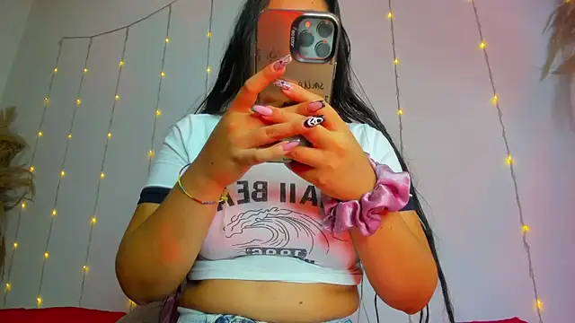 Maisa issa online show from October 31, 1:19 pm