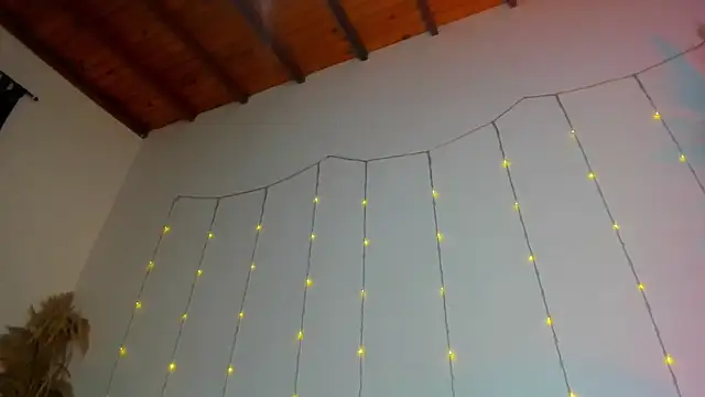 Maisa issa online show from March 31, 1:13 pm