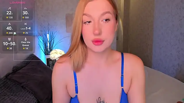 Emma  Leee online show from November 17, 12:47 am