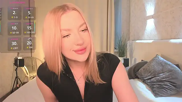 Emma  Leee online show from March 30, 1:07 am