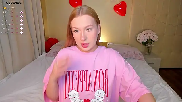 Emma  Leee online show from February 20, 1:03 am