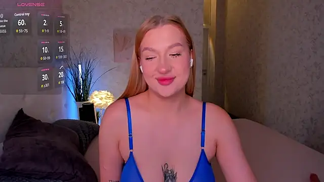 Emma  Leee online show from November 12, 12:26 am