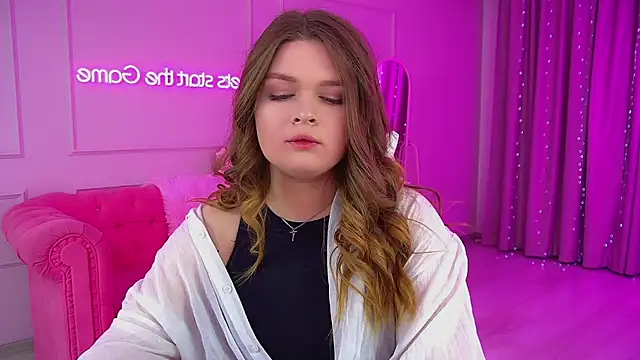 CrystalLyons online show from October 5, 6:09 pm