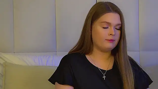 CrystalLyons online show from March 3, 6:26 pm