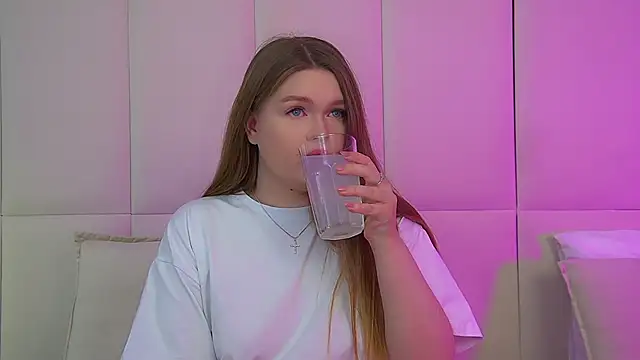 CrystalLyons online show from March 9, 6:22 pm