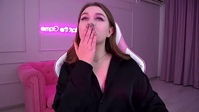 CrystalLyons online show from March 11, 6:19 am