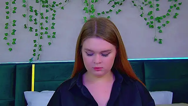 CrystalLyons online show from March 12, 3:07 pm