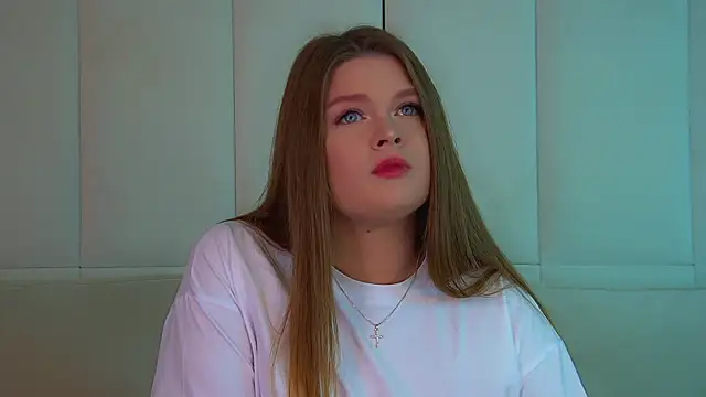 CrystalLyons online show from February 26, 6:35 am