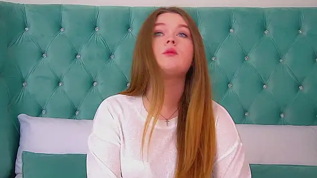 CrystalLyons online show from November 14, 6:06 am