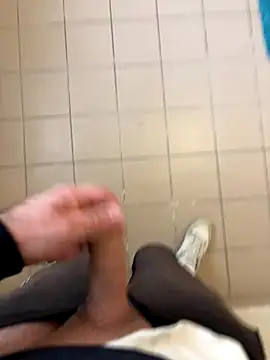 Snapshot of mj23641 chatting on December 21, 10:06 am mj23641 online show from December 21, 10:06 am