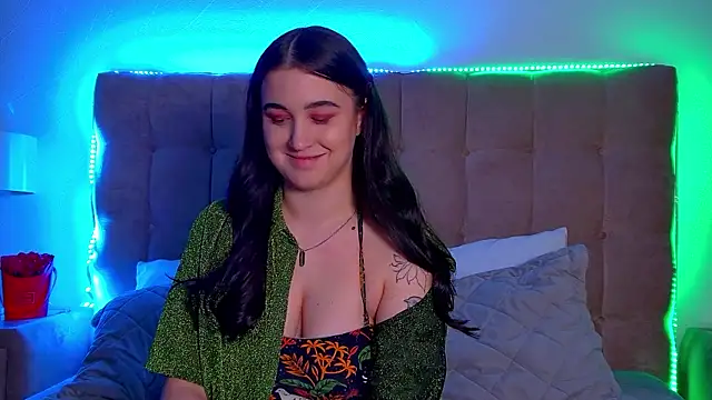 ChristinaMilton online show from March 17, 9:35 pm