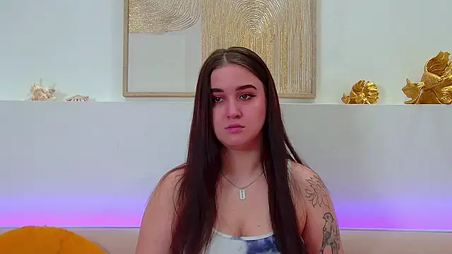 ChristinaMilton online show from February 12, 6:35 am