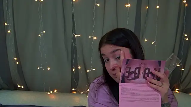 ChristinaMilton online show from November 29, 6:30 pm