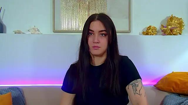 ChristinaMilton online show from October 7, 6:31 pm
