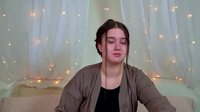 ChristinaMilton online show from February 10, 6:45 am