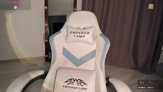 Lana Younes online show from October 8, 4:40 pm