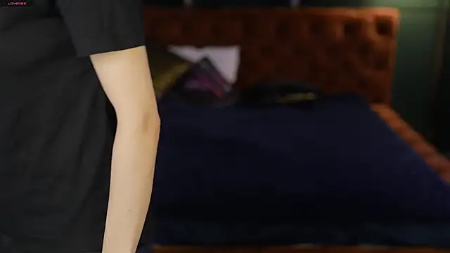 Snapshot of Michelle_054 chatting on December 16, 2:54 pm Michelle 054 online show from December 16, 2:54 pm