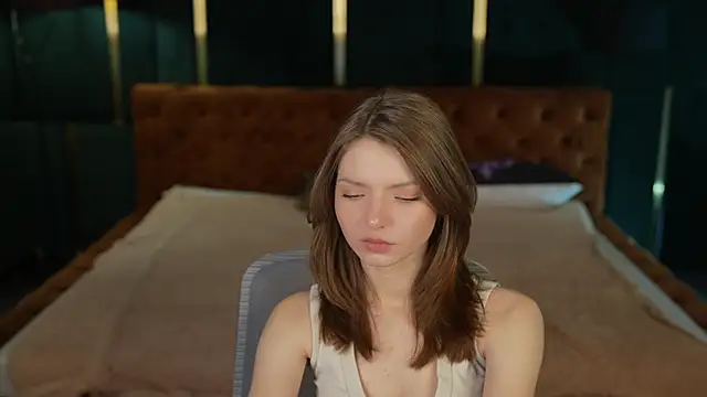 Snapshot of Michelle_054 chatting on November 3, 12:05 am Michelle 054 online show from November 3, 12:05 am