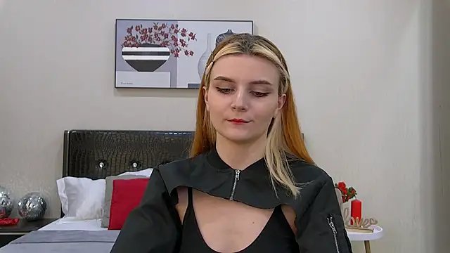 Snapshot of KellyStone chatting on March 16, 8:32 am KellyStone online show from March 16, 8:32 am