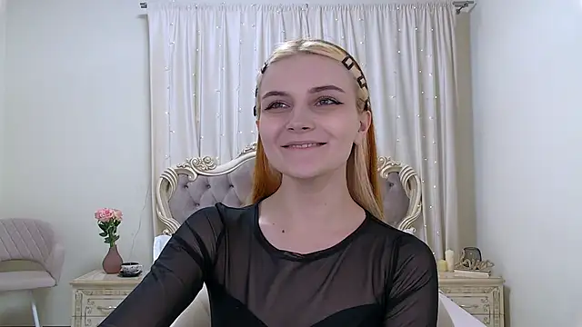 Snapshot of KellyStone chatting on March 21, 8:50 am KellyStone online show from March 21, 8:50 am